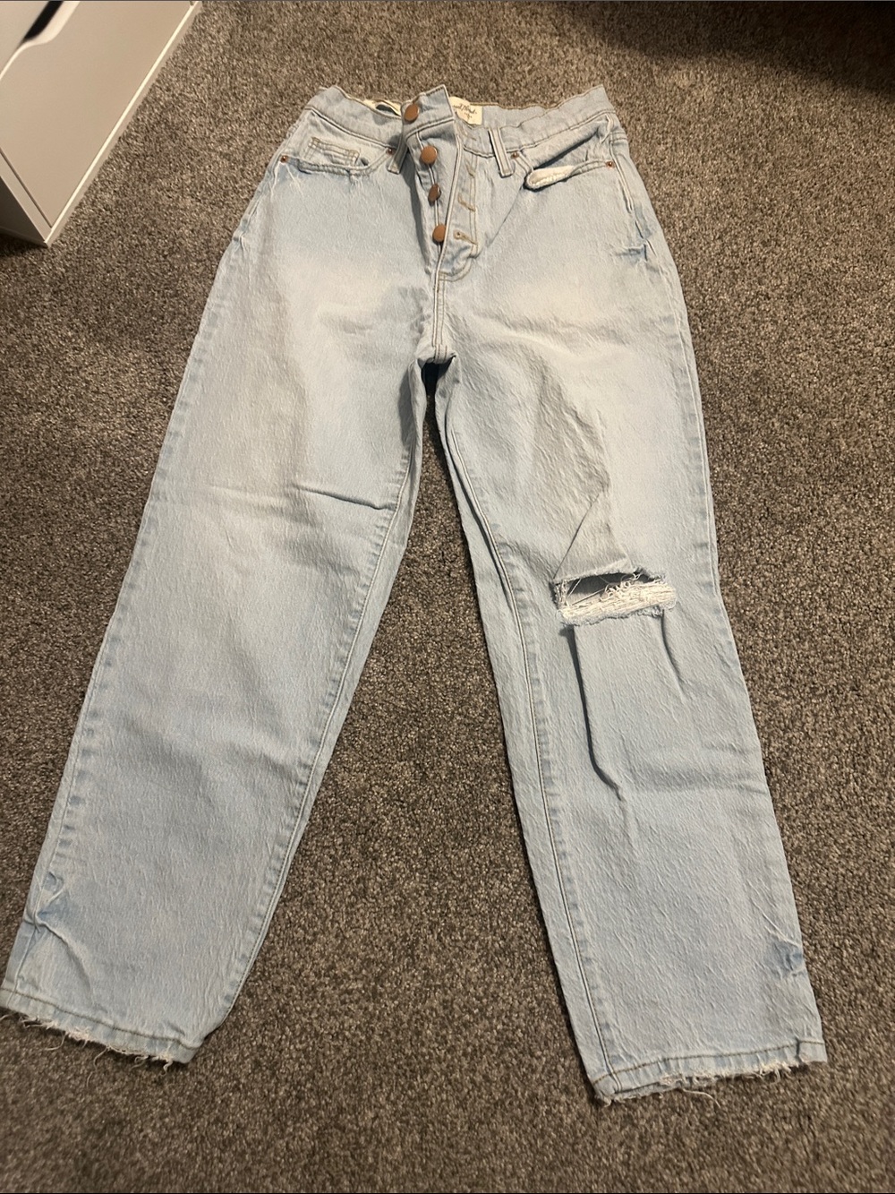 Universal Thread Light Blue High-Rise Jeans